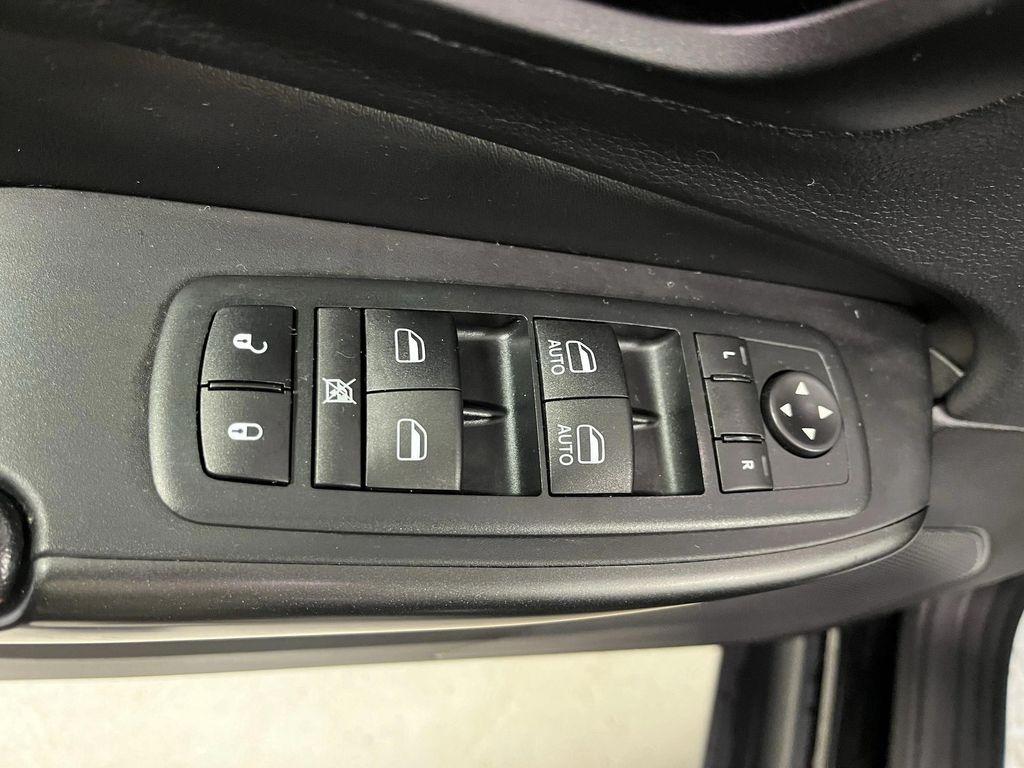 used 2022 Jeep Cherokee car, priced at $25,495