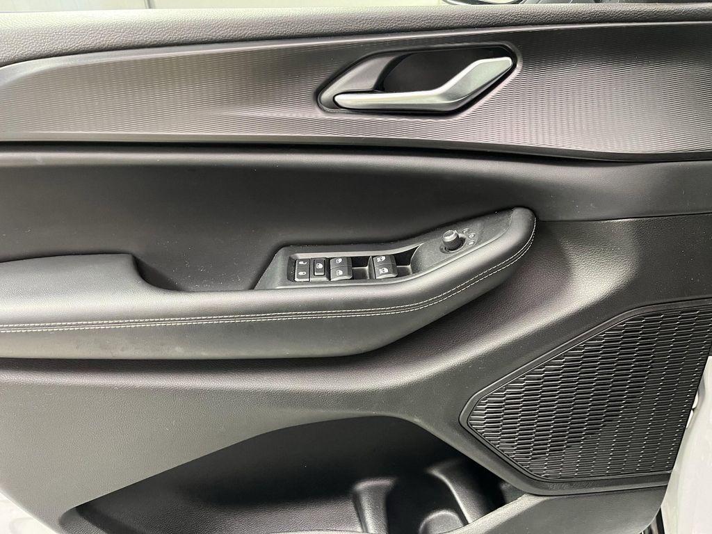 used 2023 Jeep Grand Cherokee L car, priced at $27,495