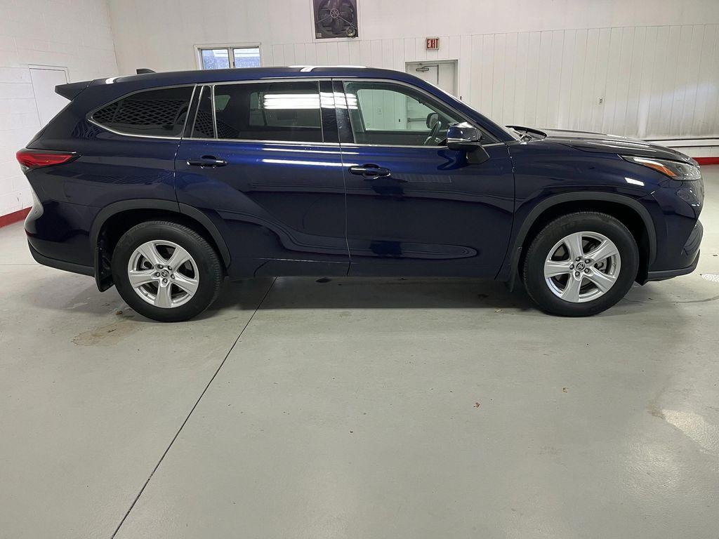 used 2022 Toyota Highlander car, priced at $31,495