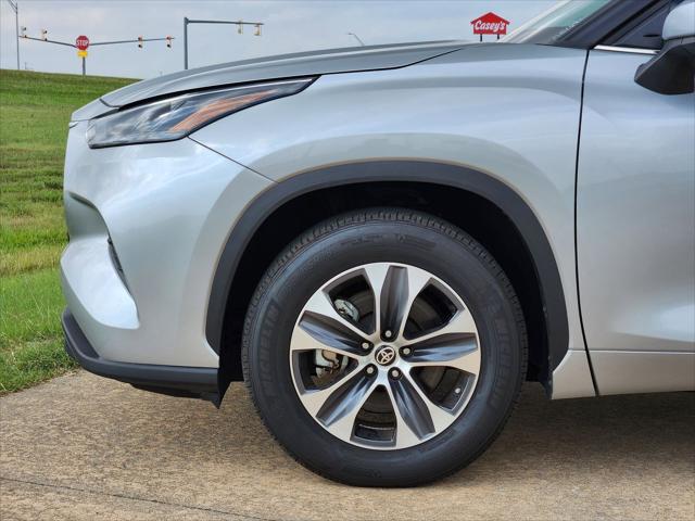 used 2024 Toyota Highlander car, priced at $39,901
