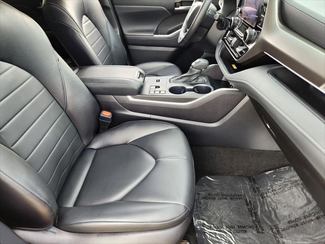 used 2024 Toyota Highlander car, priced at $39,901