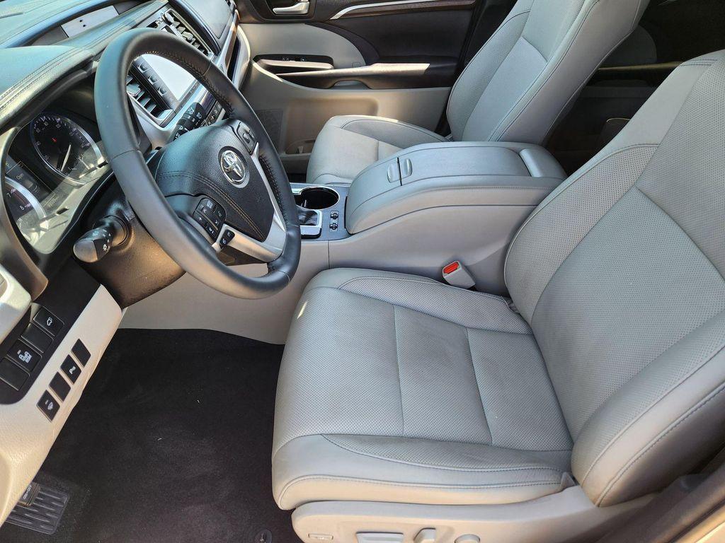 used 2016 Toyota Highlander car, priced at $22,199