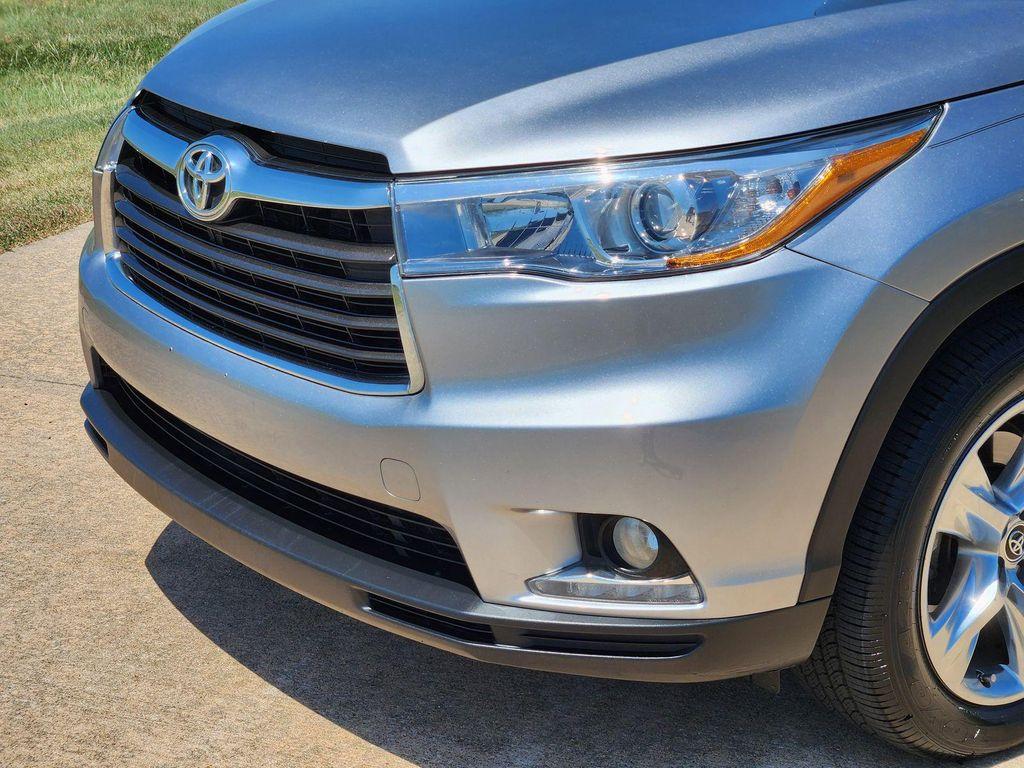 used 2016 Toyota Highlander car, priced at $22,199