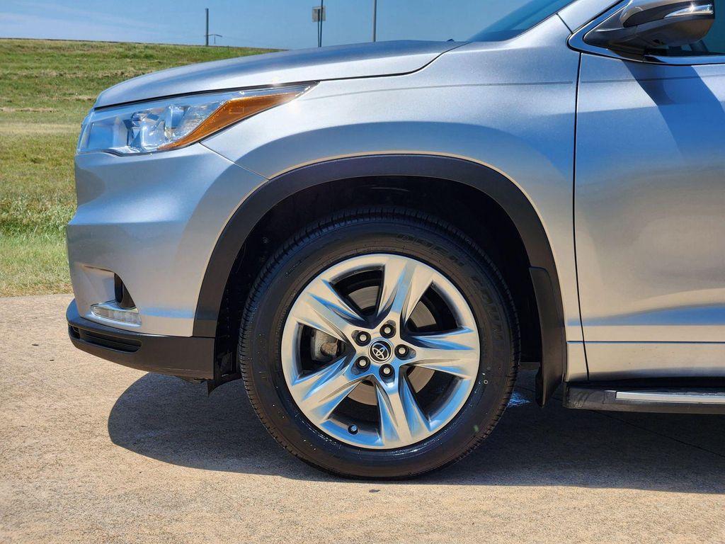 used 2016 Toyota Highlander car, priced at $22,199