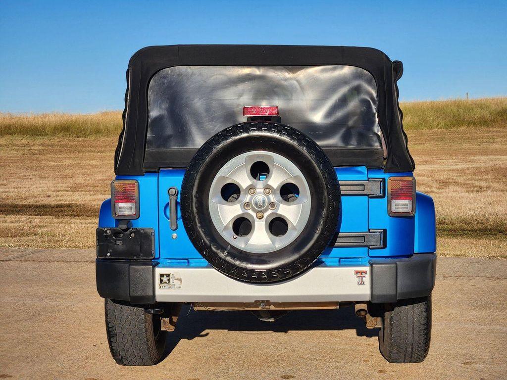 used 2015 Jeep Wrangler Unlimited car, priced at $17,337