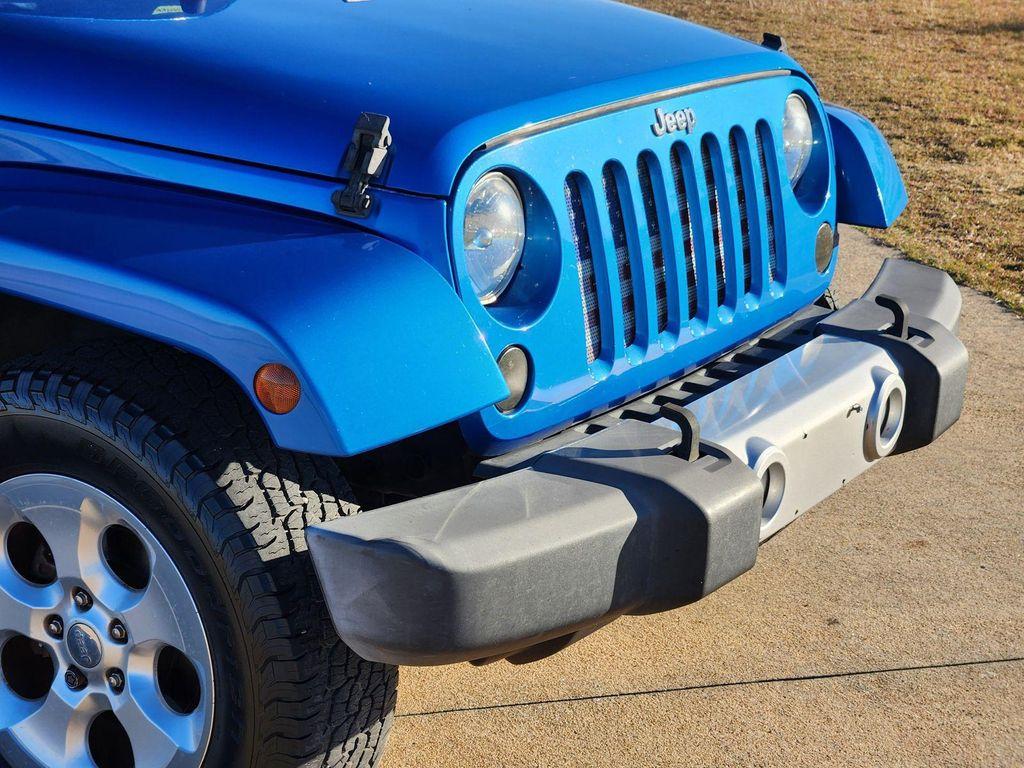 used 2015 Jeep Wrangler Unlimited car, priced at $17,337