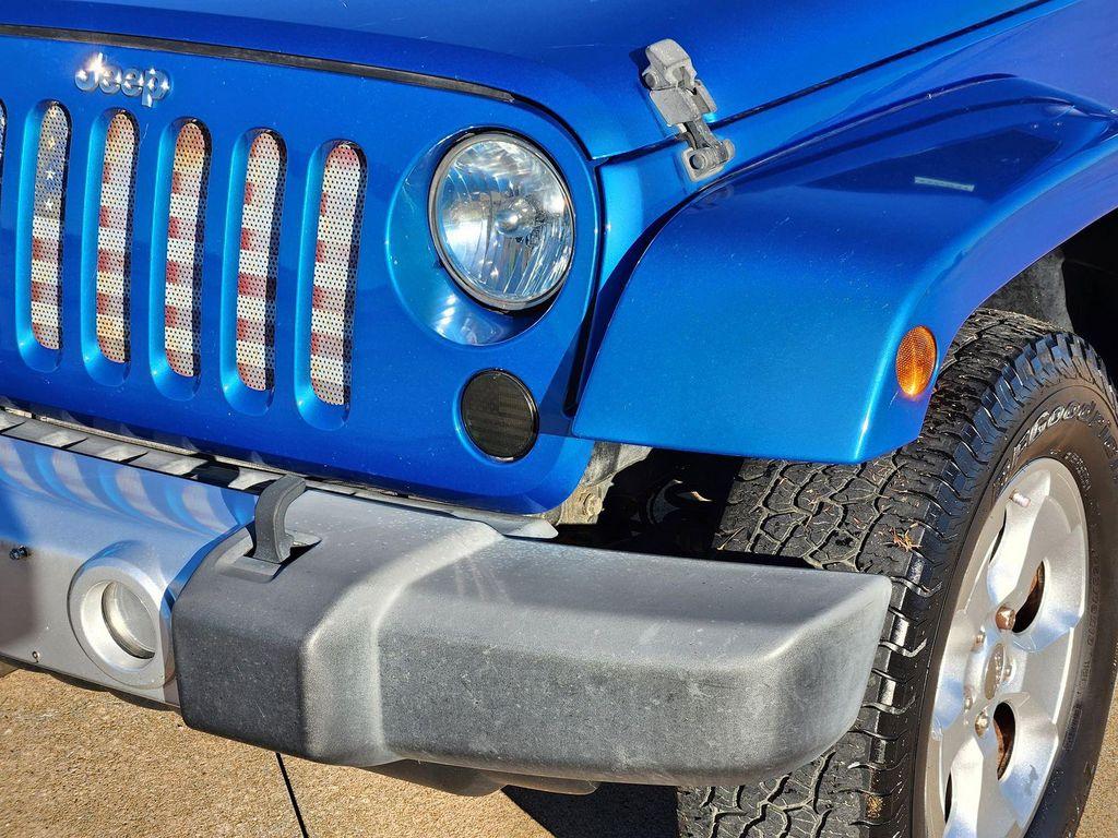 used 2015 Jeep Wrangler Unlimited car, priced at $17,337
