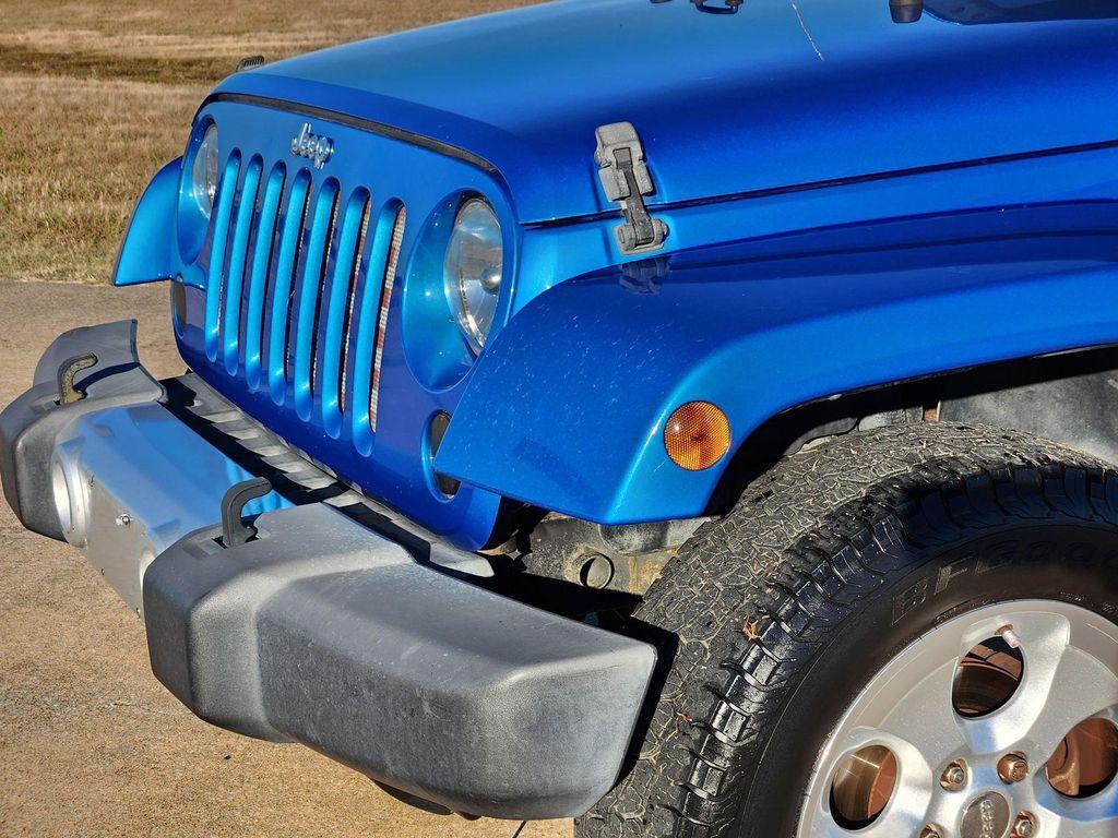 used 2015 Jeep Wrangler Unlimited car, priced at $17,337