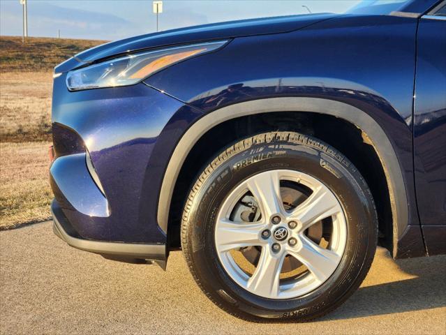 used 2022 Toyota Highlander car, priced at $29,115