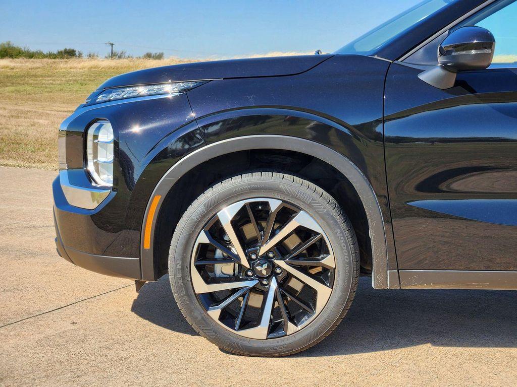 used 2022 Mitsubishi Outlander car, priced at $21,399