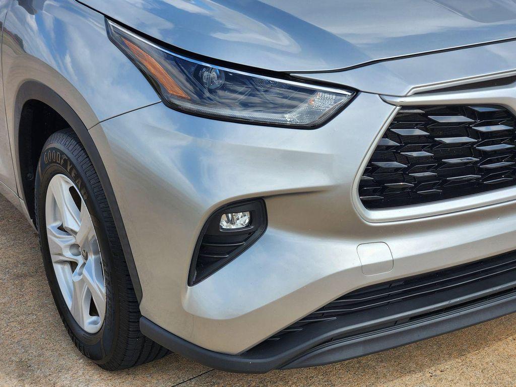 used 2021 Toyota Highlander car, priced at $25,199