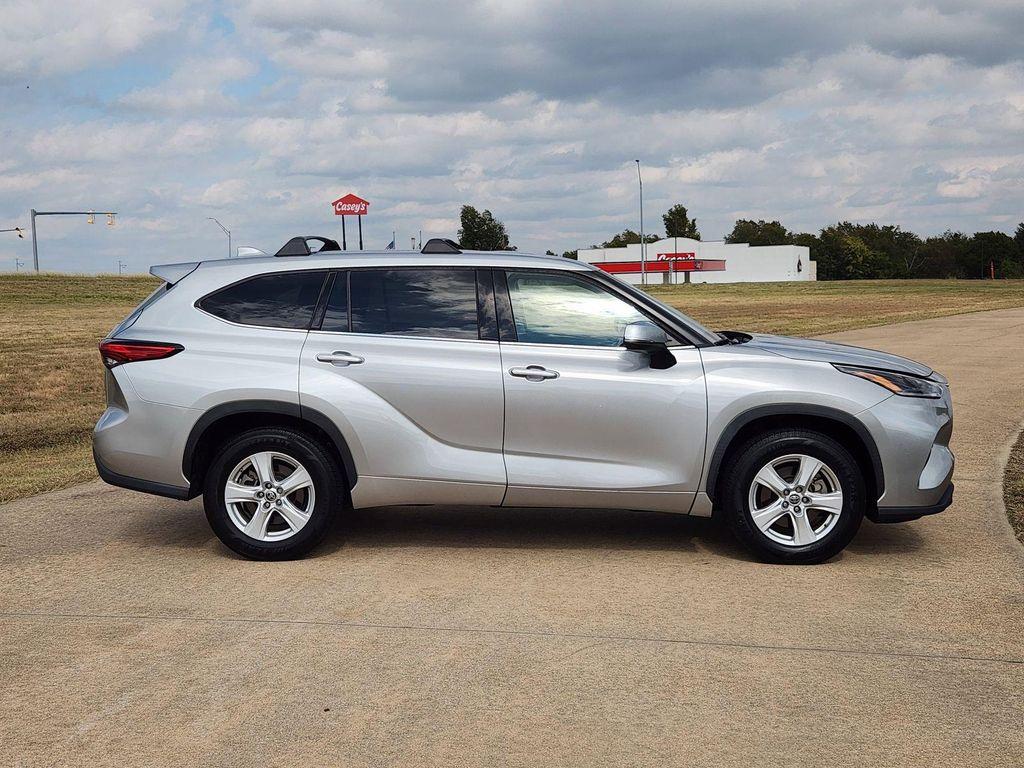 used 2021 Toyota Highlander car, priced at $25,199