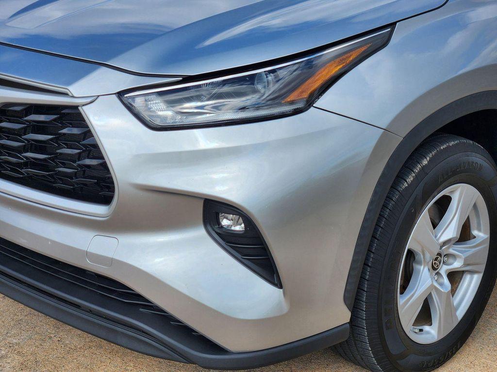 used 2021 Toyota Highlander car, priced at $25,199