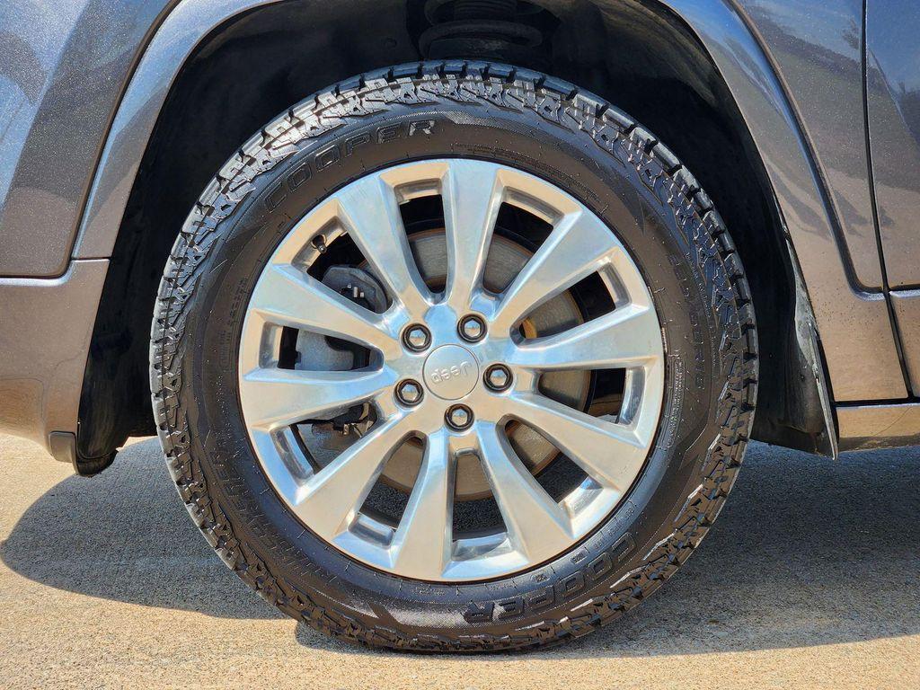 used 2018 Jeep Cherokee car, priced at $14,299