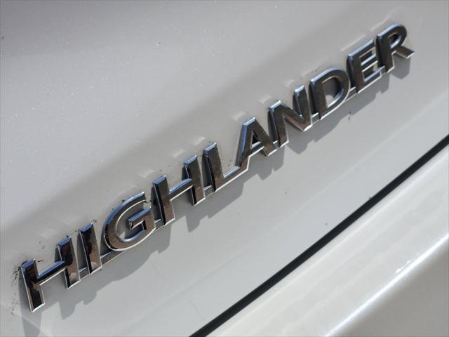 used 2019 Toyota Highlander car, priced at $21,115