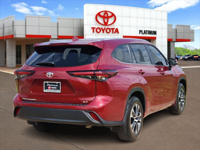 used 2024 Toyota Highlander car, priced at $37,299