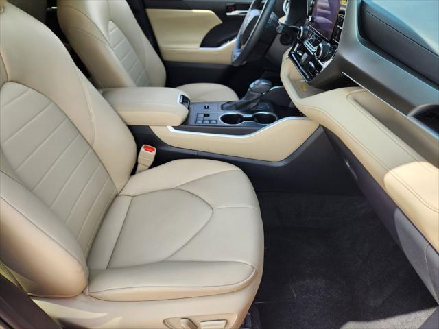 used 2024 Toyota Highlander car, priced at $37,299