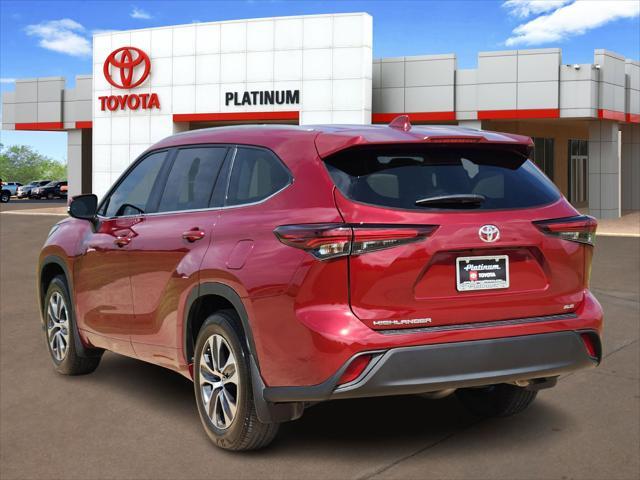 used 2024 Toyota Highlander car, priced at $37,299