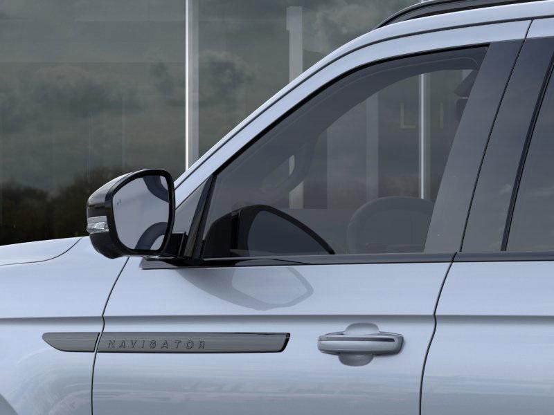 new 2025 Lincoln Navigator car, priced at $103,885