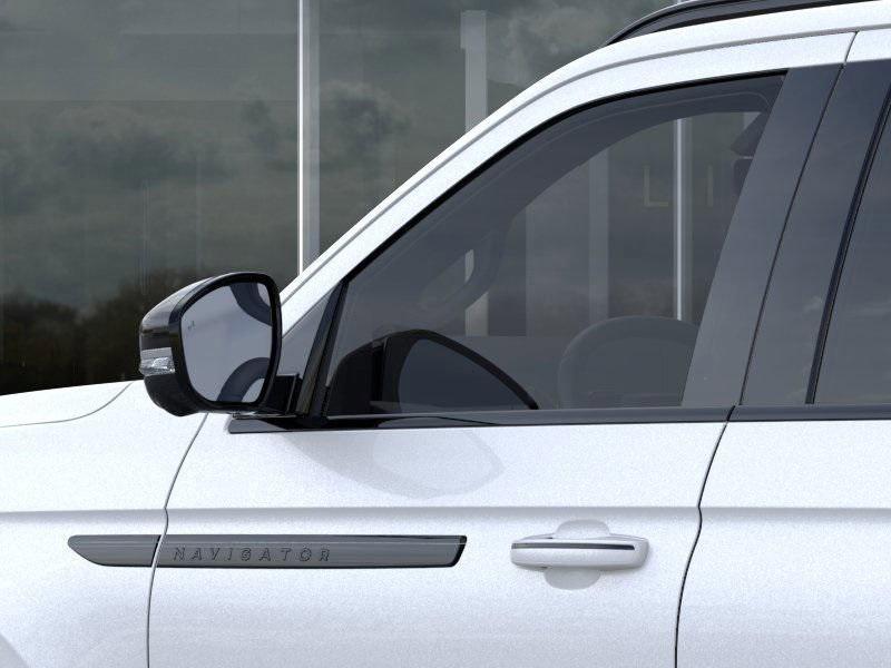new 2025 Lincoln Navigator car, priced at $103,493