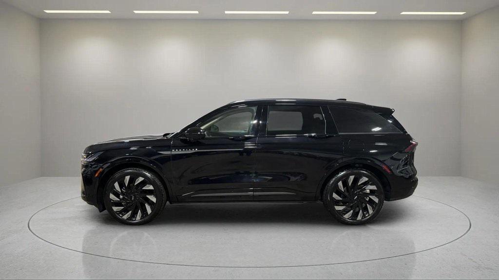 used 2025 Lincoln Nautilus car, priced at $62,995