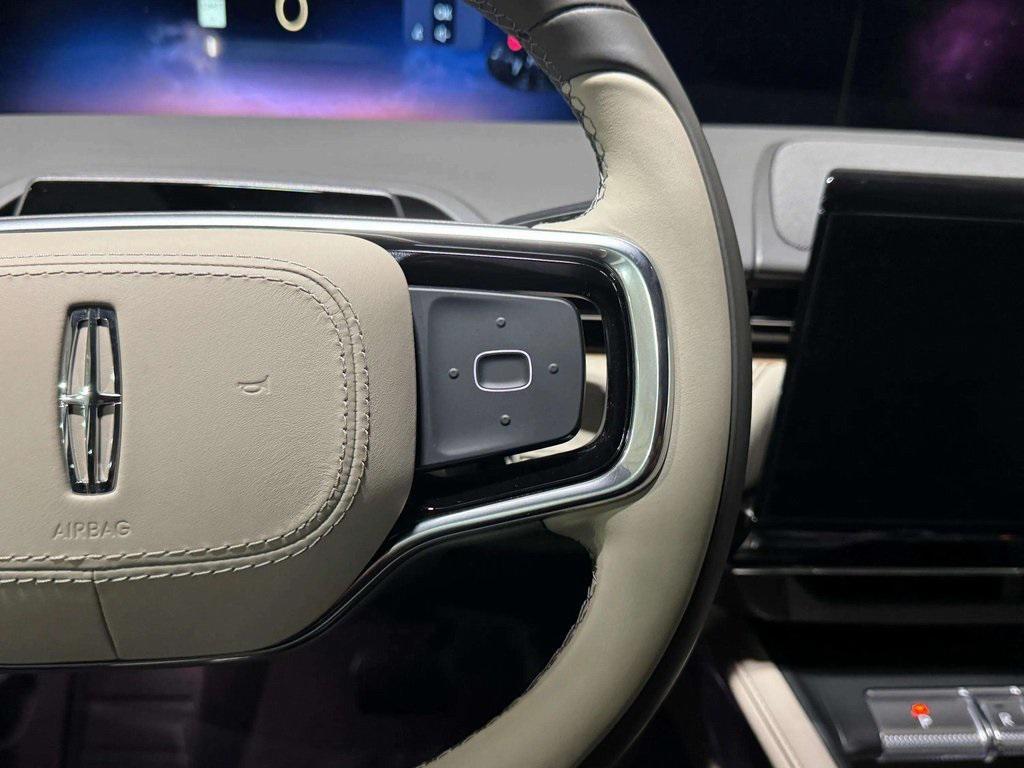 used 2025 Lincoln Nautilus car, priced at $62,995