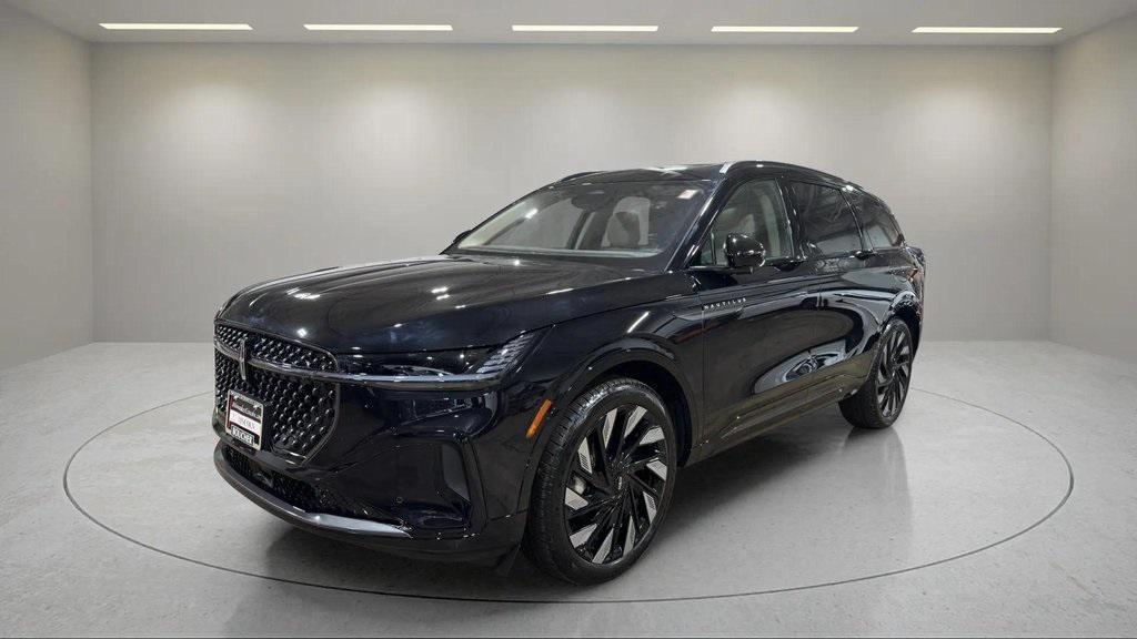 used 2025 Lincoln Nautilus car, priced at $62,995