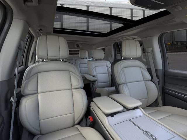 new 2025 Lincoln Navigator car, priced at $105,490
