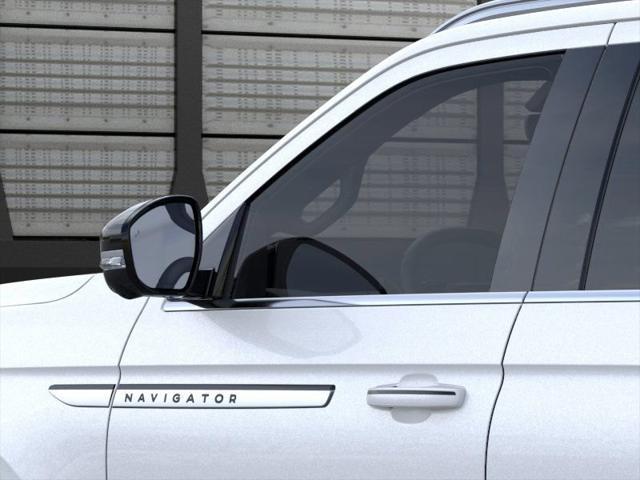 new 2025 Lincoln Navigator car, priced at $105,490