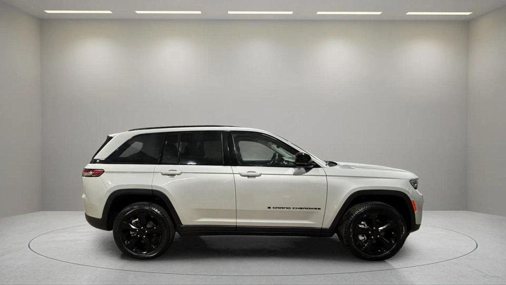used 2023 Jeep Grand Cherokee car, priced at $32,995
