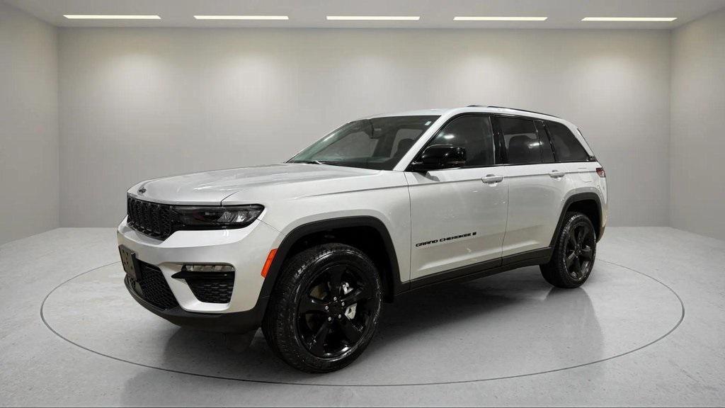 used 2023 Jeep Grand Cherokee car, priced at $32,995