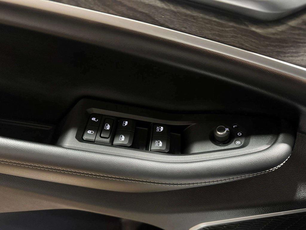 used 2023 Jeep Grand Cherokee car, priced at $32,995