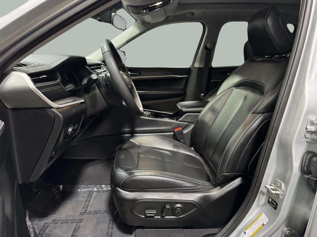 used 2023 Jeep Grand Cherokee car, priced at $32,995