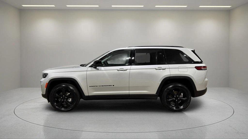 used 2023 Jeep Grand Cherokee car, priced at $32,995