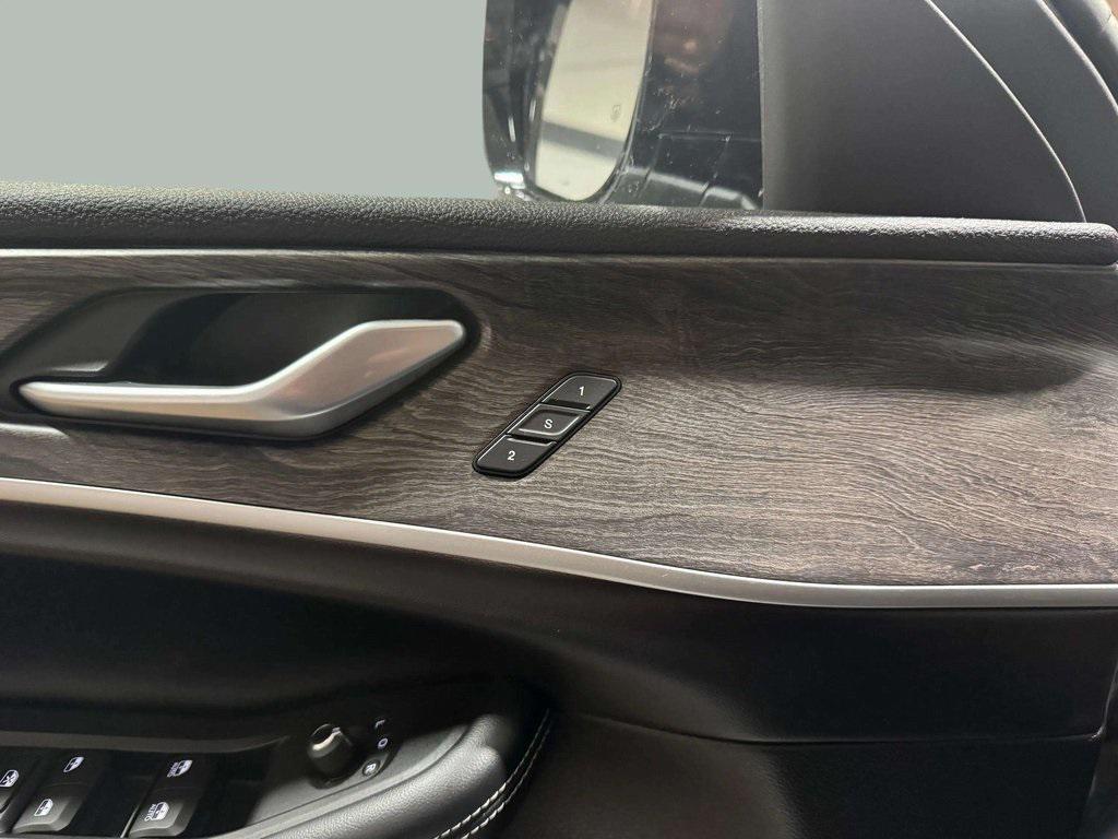 used 2023 Jeep Grand Cherokee car, priced at $32,995