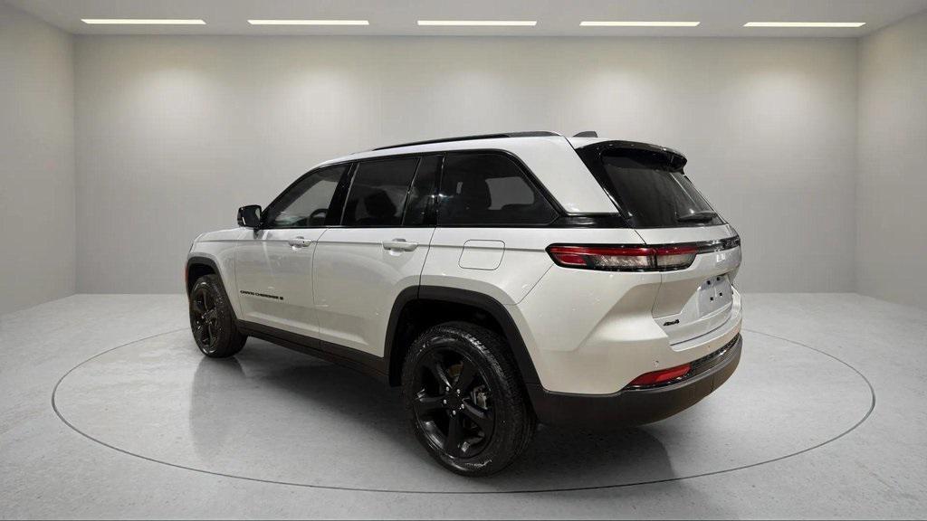 used 2023 Jeep Grand Cherokee car, priced at $32,995