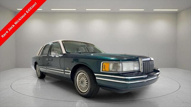 used 1992 Lincoln Town Car car, priced at $11,777