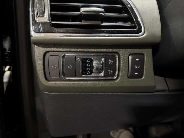 used 2022 Lincoln Navigator car, priced at $66,987