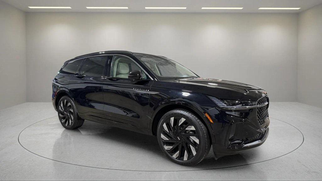 used 2025 Lincoln Nautilus car, priced at $72,995