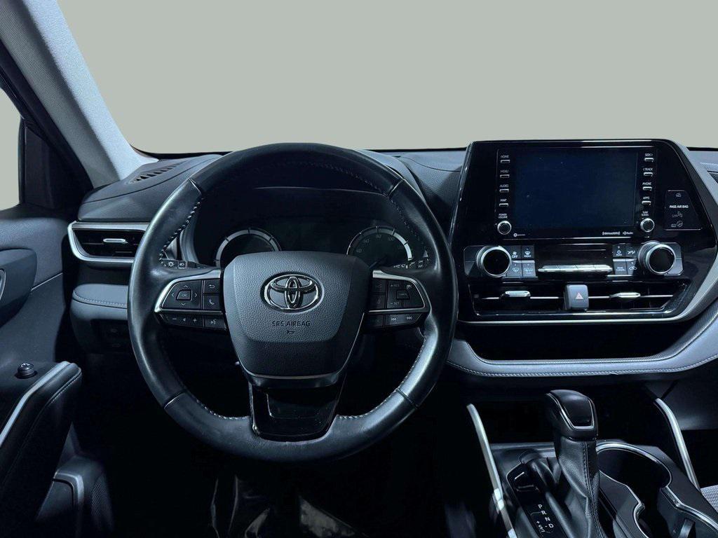 used 2021 Toyota Highlander Hybrid car, priced at $29,987