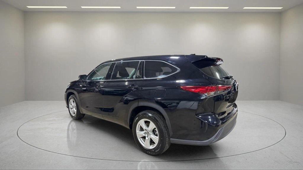used 2021 Toyota Highlander Hybrid car, priced at $29,987