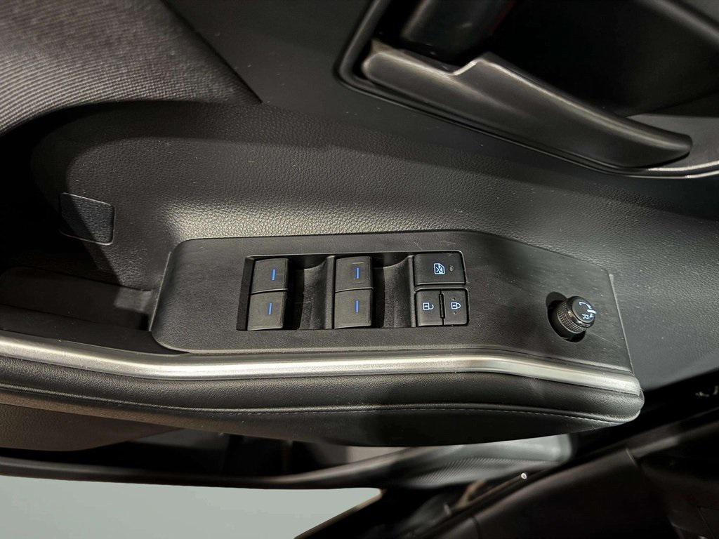 used 2021 Toyota Highlander Hybrid car, priced at $29,987