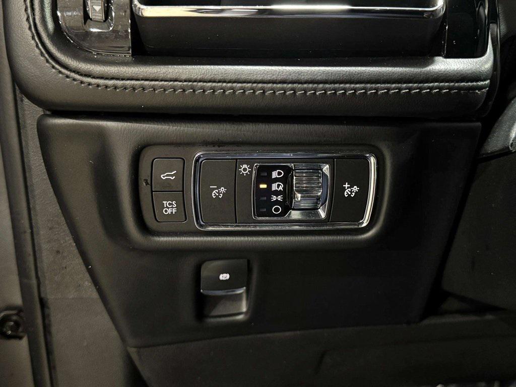 used 2022 Lincoln Nautilus car, priced at $31,495