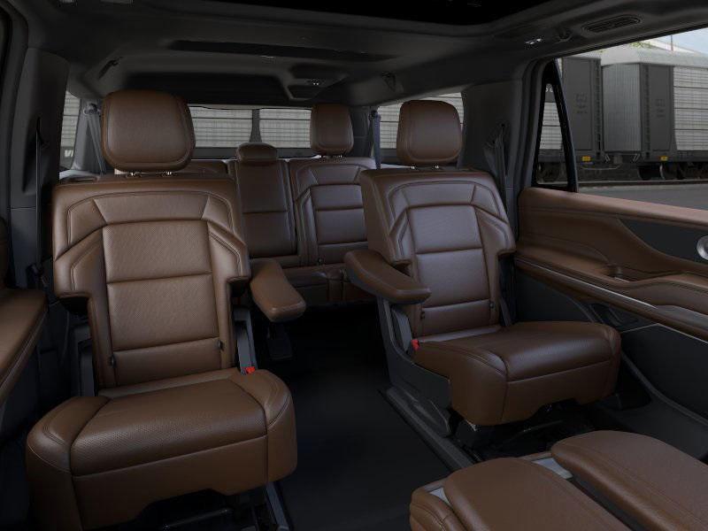 new 2025 Lincoln Navigator car, priced at $105,580