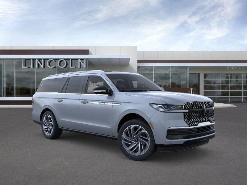new 2025 Lincoln Navigator car, priced at $103,787