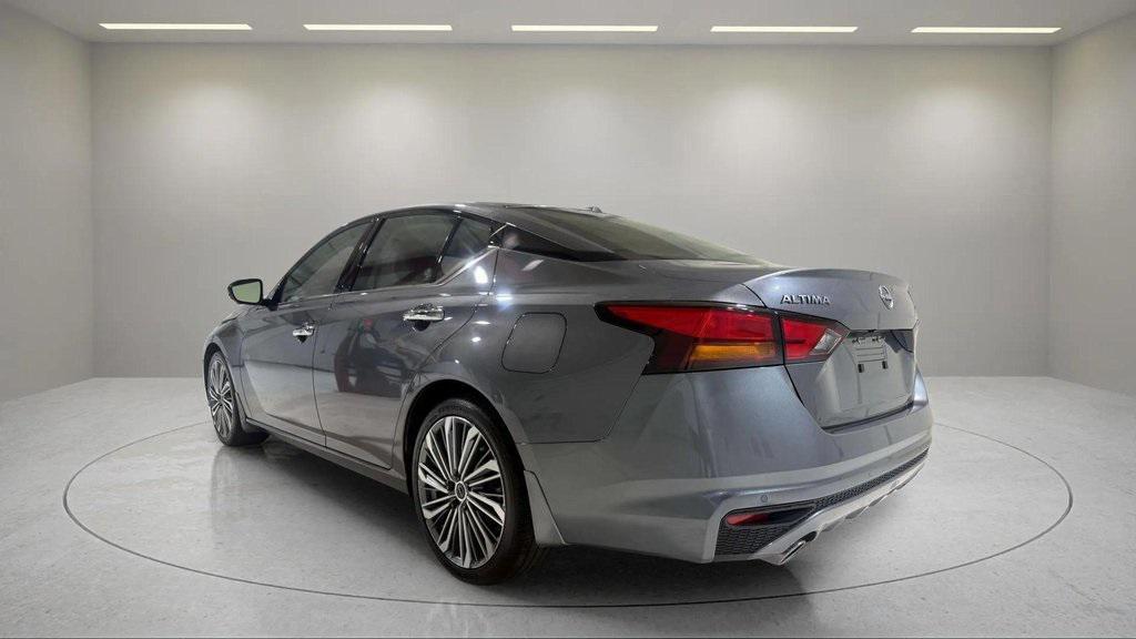 used 2024 Nissan Altima car, priced at $25,995