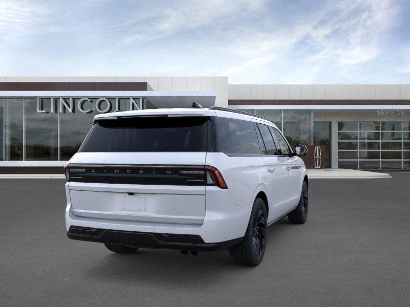new 2025 Lincoln Navigator car, priced at $110,075