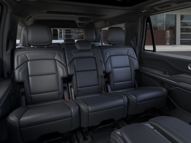 new 2025 Lincoln Navigator car, priced at $110,075