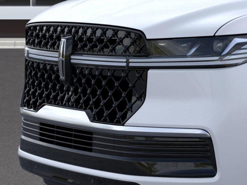 new 2025 Lincoln Navigator car, priced at $110,075