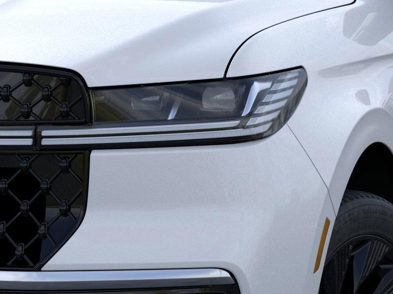 new 2025 Lincoln Navigator car, priced at $110,075